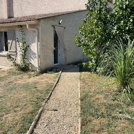 Nyaraló Sous Les Etoiles En Provence, Les Bambous Et Les Grands Chenes *